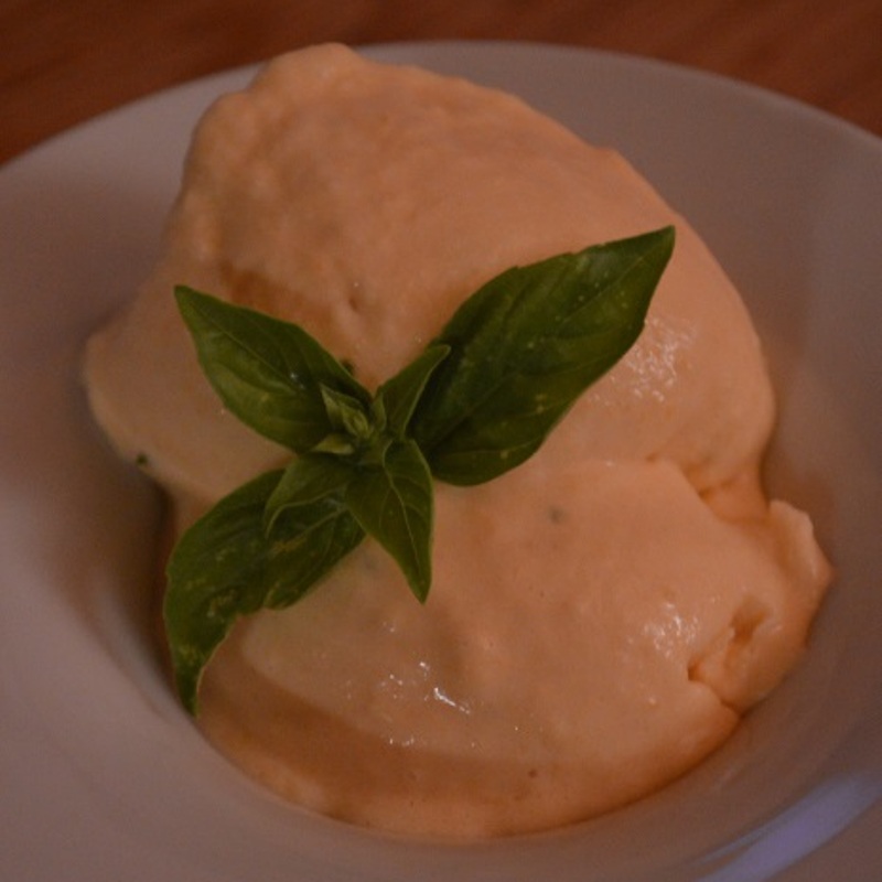 dolci gelato al melone e basilico